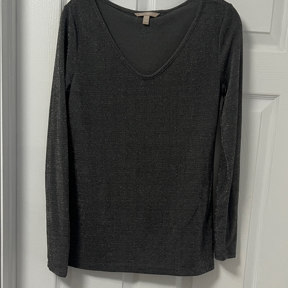 Banana Republic Long Sleeve Shimmery Metallic Gray Knit Top - size M - Picture 3 of 7